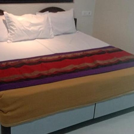 Shraddha Hotel Mumbai Ngoại thất bức ảnh